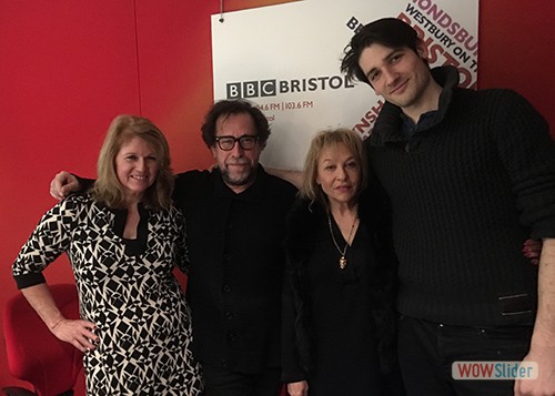 Livvy-&-Chrissie-with-Steve-Nieve-and-Tall-Ulysses1